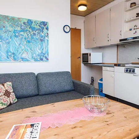 4 Person In Romo-by Traum Daire *