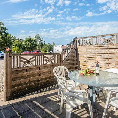 4 Person In Romo-by Traum *